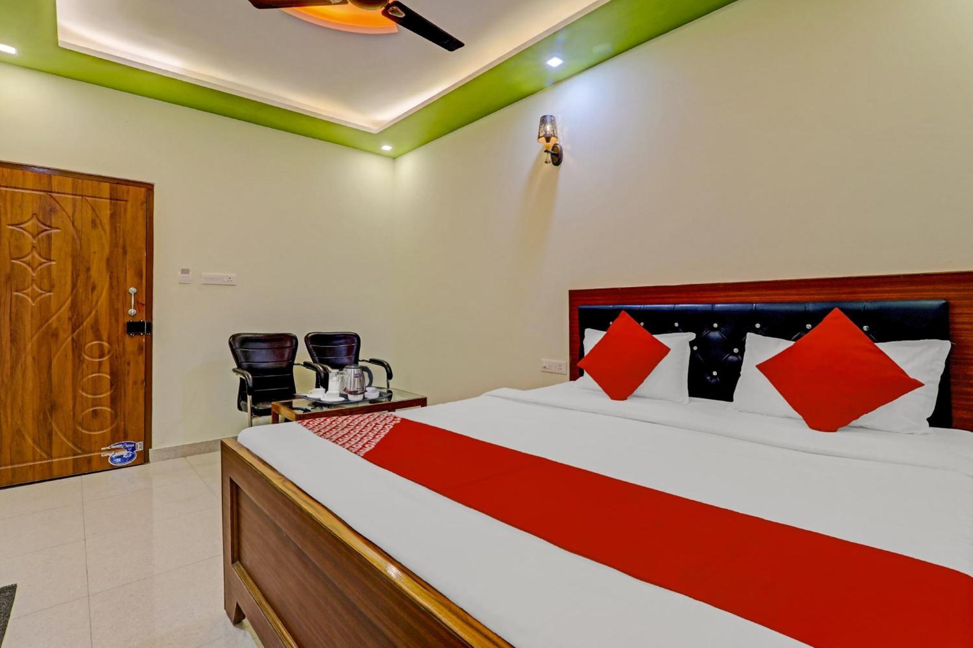 Hotel O Chauhan Palace Лакнау Екстериор снимка