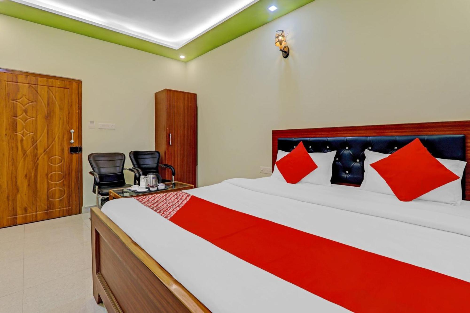 Hotel O Chauhan Palace Лакнау Екстериор снимка